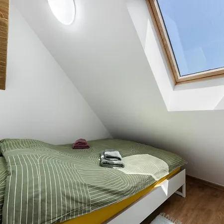 Charming 1-bedroom Loft In Siska District 公寓 *